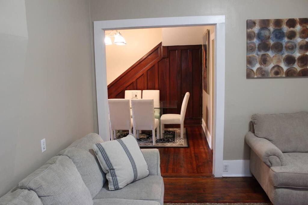 The Purple Door Apt In The Heart Of Radford City Exterior foto